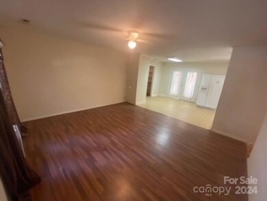 1004 Holly Hills Dr, Gastonia, NC 28052 - photo 3