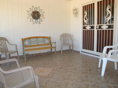 2 BEAUTIFULLY TILED FRONT PORCH