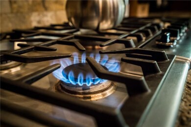 19821 Oakshire Dr, Edmond, OK 73012 - photo 4