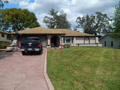 7547 Dundee Way 002
