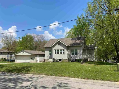 504 Forrest Rd, Cedar Falls, IA 50613 - photo 4