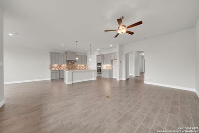 4190 Island Run, Schertz, TX 78108 - photo 4