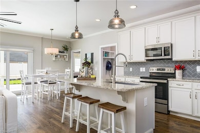 1727 Eastover Dr, Kernersville, NC 27284 - photo 7