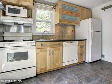 2502 Newton St, Silver Spring, MD 20902 - photo 6