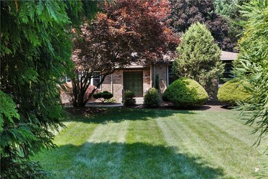 10 Gilbert Stuart Dr, East Greenwich, RI 02818 - photo 3