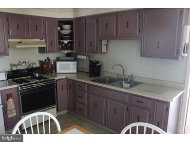 3326 Earl St, Reading, PA 19605 - photo 6