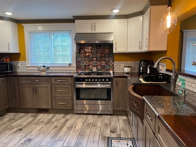 11 Leroy Place, Springfield, MA 01104 - photo 2