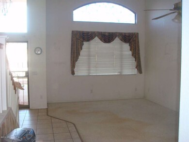 FORMAL LIVING/DINING ROOM
