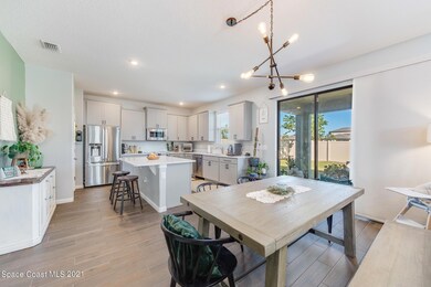 Dining & Kitchen