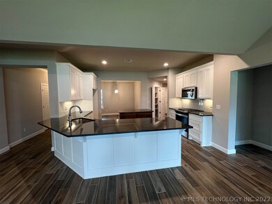 22711 E 102nd Place S, Broken Arrow, OK 74014 - photo 3