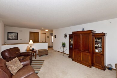 2615 31st St SW, Cedar Rapids, IA 52404 - photo 6