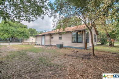 1003 E Weinert St, Seguin, TX 78155 - photo 4