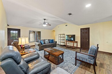 2001 Cedar Grove Ln, Bedford, TX 76021 - photo 5