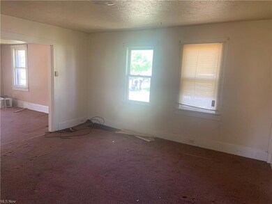 Close to downtown Ravenna with plenty of shops, re