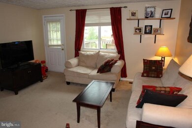 6004 Rowanberry Dr, Elkridge, MD 21075 - photo 5