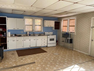 202 Bangor Rd, Lawrence, MI 49064 - photo 5