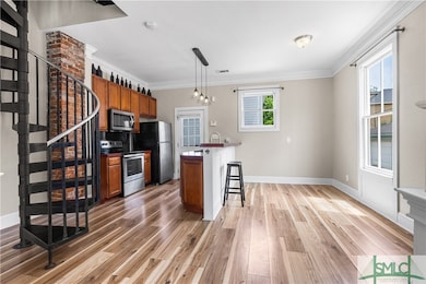 Located in the vibrant Thomas Square/Starland Dist