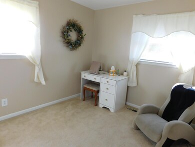 653 Scriven Ave, Columbus, OH 43228 - photo 4