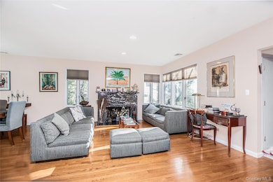 617 W 227th St, Bronx, NY 10463 - photo 3