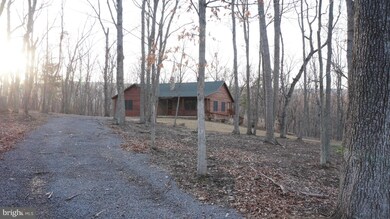 406 Colonial Dr, Berkeley Springs, WV 25411 - photo 5