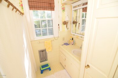 Hall Bath Up
