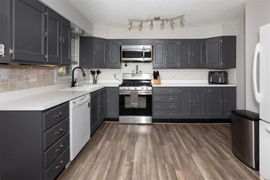 All appliances stay!