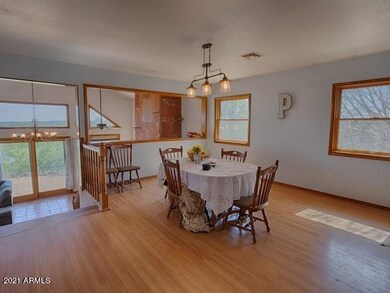 005_Dining Area