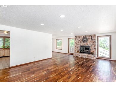 Living Room-Fireplace