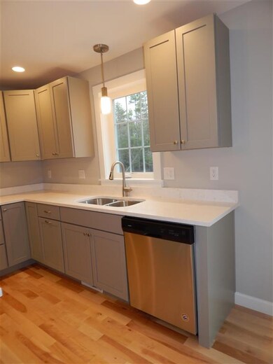 42 Huntington Way unit 18, Kittery, ME 03904 - photo 2