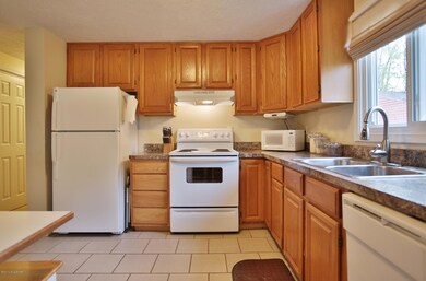 8208 Sealston Dr, Louisville, KY 40228 - photo 7