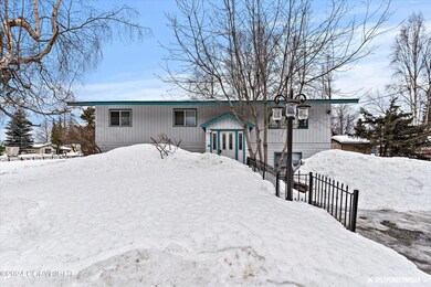 Spacious fenced yard
