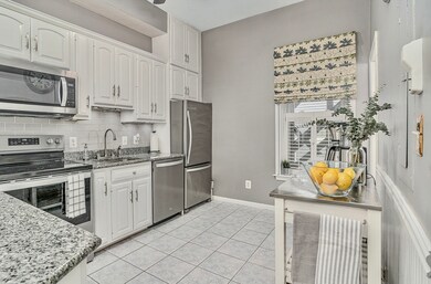 693 E 8th St unit 1, Boston, MA 02127 - photo 3