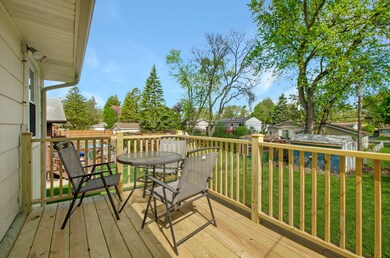 2402 Willow Ln, Rolling Meadows, IL 60008 - photo 2