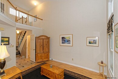 525 Highwood Cir, Albany, NY 12203 - photo 5