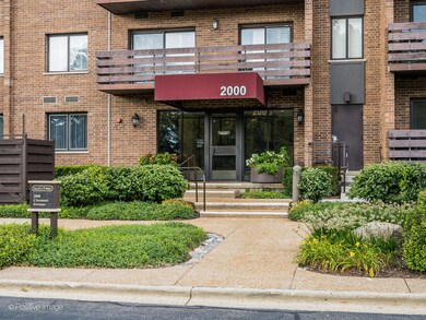 2000 Chestnut Ave unit 308, Glenview, IL 60025 - photo 3