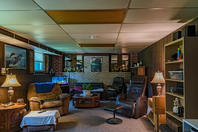 112 Pecos Cir, Carpentersville, IL 60110 - photo 5