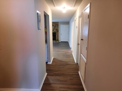 211 Woodcrest Cir, Warner Robins, GA 31093 - photo 2