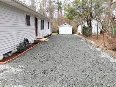 Side Entry & 1 Car Garage~