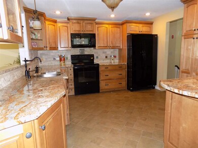 18 Justin Cir, Londonderry, NH 03053 - photo 2