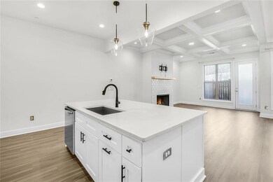 Kitchen Island/Breakfast Bar