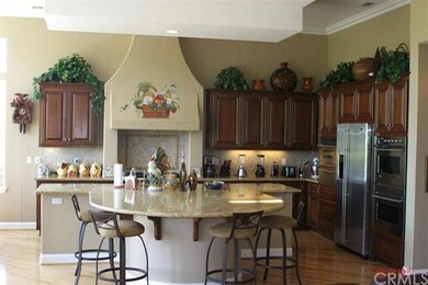 Large bright and sunny kitchen with granite counte