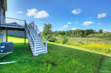 3040 Bogues View Dr, Howell, MI 48843 - photo 2