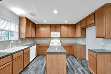 17815 Woodsburgh Ln, Cypress, TX 77433 - photo 6