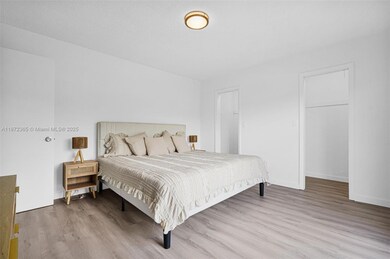 13210 Memorial Hwy unit 211, Miami, FL 33161 - photo 6