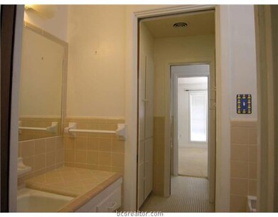 1222 S Ridgefield Cir, College Station, TX 77840 - photo 4