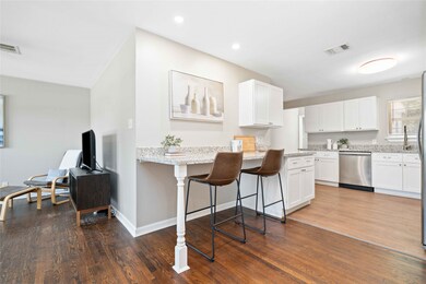 270 Lena Dr, Houston, TX 77022 - photo 5