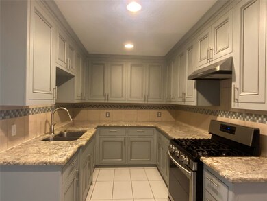 203 E Janisch Rd, Houston, TX 77022 - photo 4