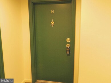 12205 Eagles Nest Ct unit H, Germantown, MD 20874 - photo 5