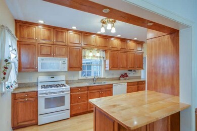 1900 N Philip Rd Niles MI-small-012-Kitc