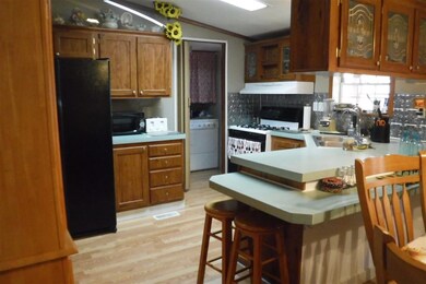 891 S Hemlock Rd, Charlestown, NH 03603 - photo 7